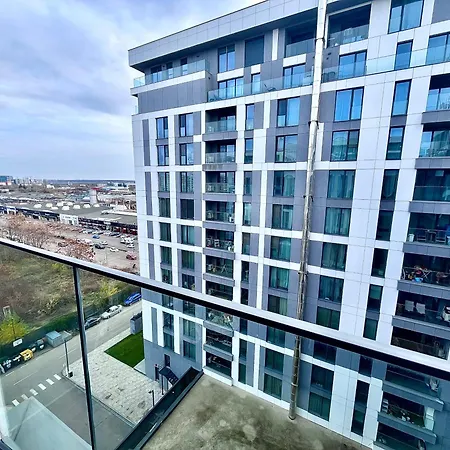 Flh Golden Elegance - Balcony, Garage & King Bed Close To Therme And Airport Bucarest