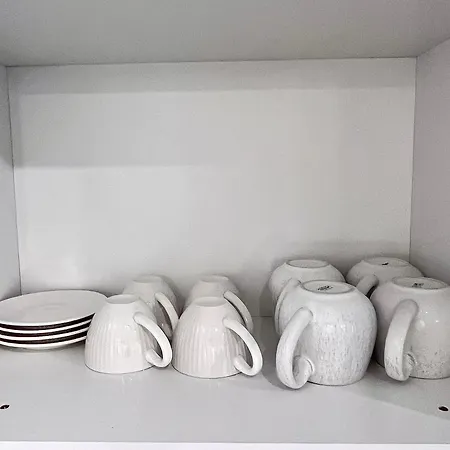 Flh Golden Elegance - Balcony, Garage & King Bed Close To Therme And Airport