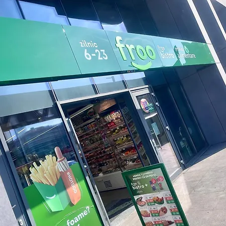 Flh Golden Elegance - Balcony, Garage & King Bed Close To Therme And Airport 아파트