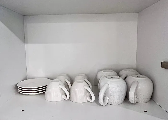 Flh Golden Elegance - Balcony, Garage & King Bed Close To Therme And Airport