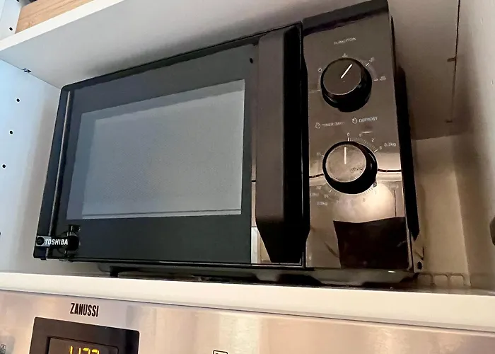 Apartamento Flh Golden Elegance - Balcony, Garage & King Bed Close To Therme And Airport