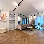 Flh Golden Elegance - Balcony, Garage & King Bed Close To Therme And Airport * Bucureşti