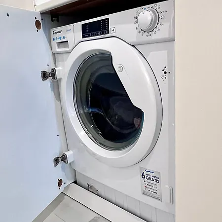 Daire Flh Golden Elegance - Balcony, Garage & King Bed Close To Therme And Airport *