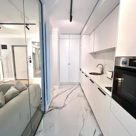 Flh Golden Elegance - Balcony, Garage & King Bed Close To Therme And Airport * Βουκουρέστι