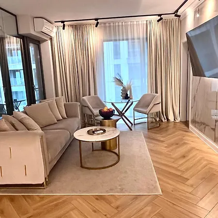 Flh Golden Elegance - Balcony, Garage & King Bed Close To Therme And Airport *