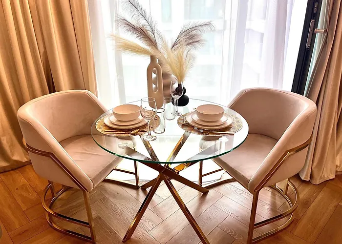 Flh Golden Elegance - Balcony, Garage & King Bed Close To Therme And Airport * Bukarest