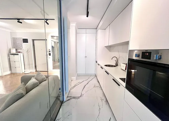 Flh Golden Elegance - Balcony, Garage & King Bed Close To Therme And Airport * Bukarest