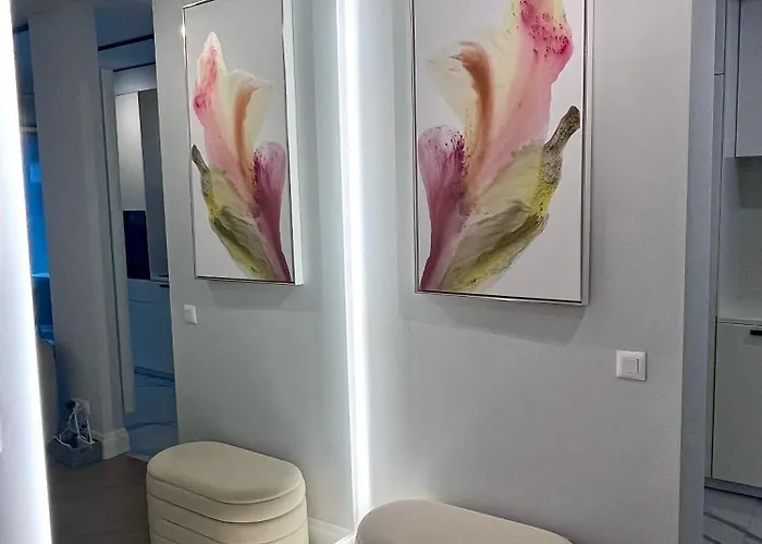 Flh Golden Elegance - Balcony, Garage & King Bed Close To Therme And Airport Bukarest