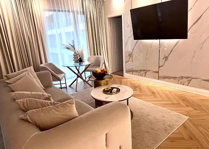 Flh Golden Elegance - Balcony, Garage & King Bed Close To Therme And Airport * Бухарест