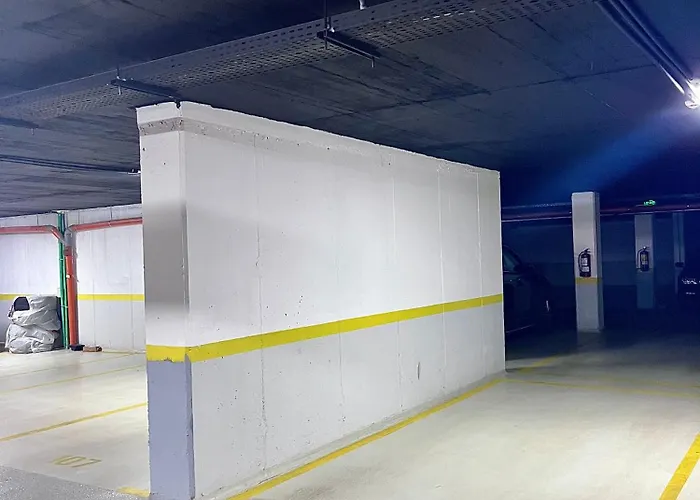 Flh Golden Elegance - Balcony, Garage & King Bed Close To Therme And Airport Бухарест