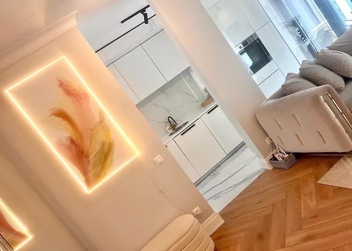 Lägenhet Flh Golden Elegance - Balcony, Garage & King Bed Close To Therme And Airport Bukarest