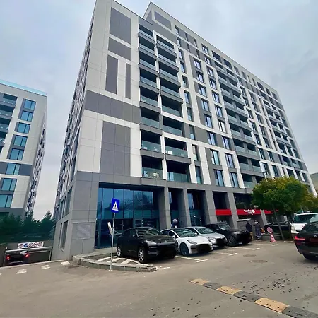 Appartement Flh Golden Elegance - Balcony, Garage & King Bed Close To Therme And Airport *