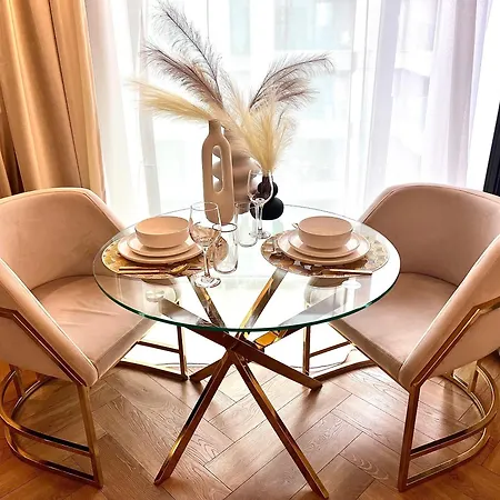 Flh Golden Elegance - Balcony, Garage & King Bed Close To Therme And Airport * Bukarest