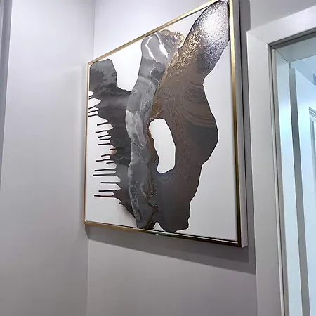 Flh Golden Elegance - Balcony, Garage & King Bed Close To Therme And Airport * Bukarest