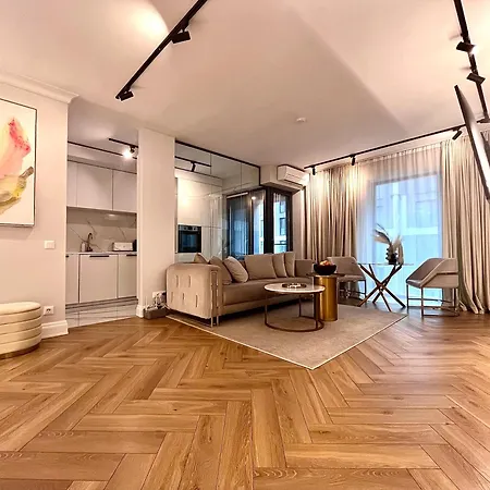 Flh Golden Elegance - Balcony, Garage & King Bed Close To Therme And Airport * Bukarest